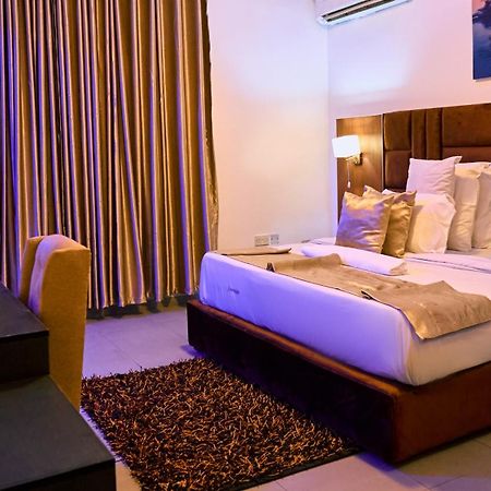Crownedge Hotels Ikeja Εξωτερικό φωτογραφία