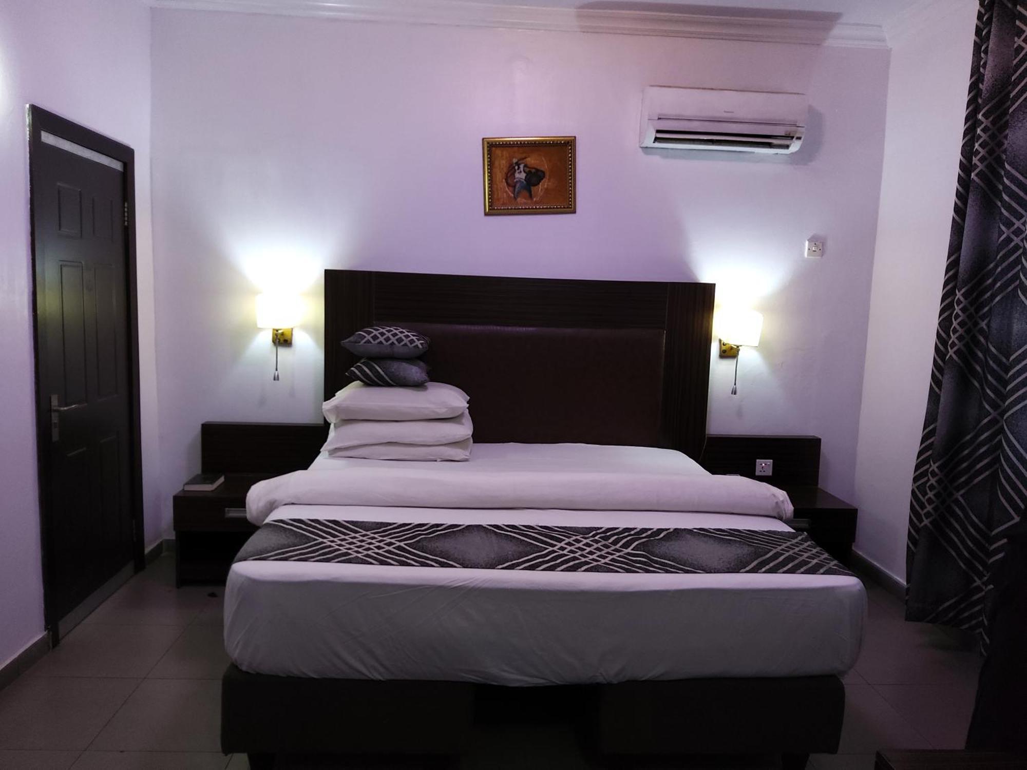 Crownedge Hotels Ikeja Εξωτερικό φωτογραφία