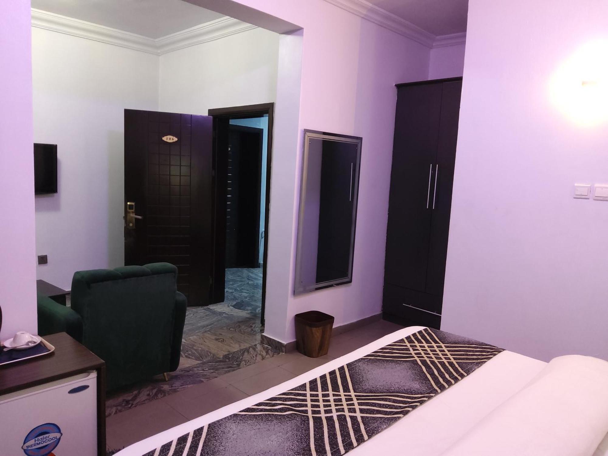 Crownedge Hotels Ikeja Εξωτερικό φωτογραφία