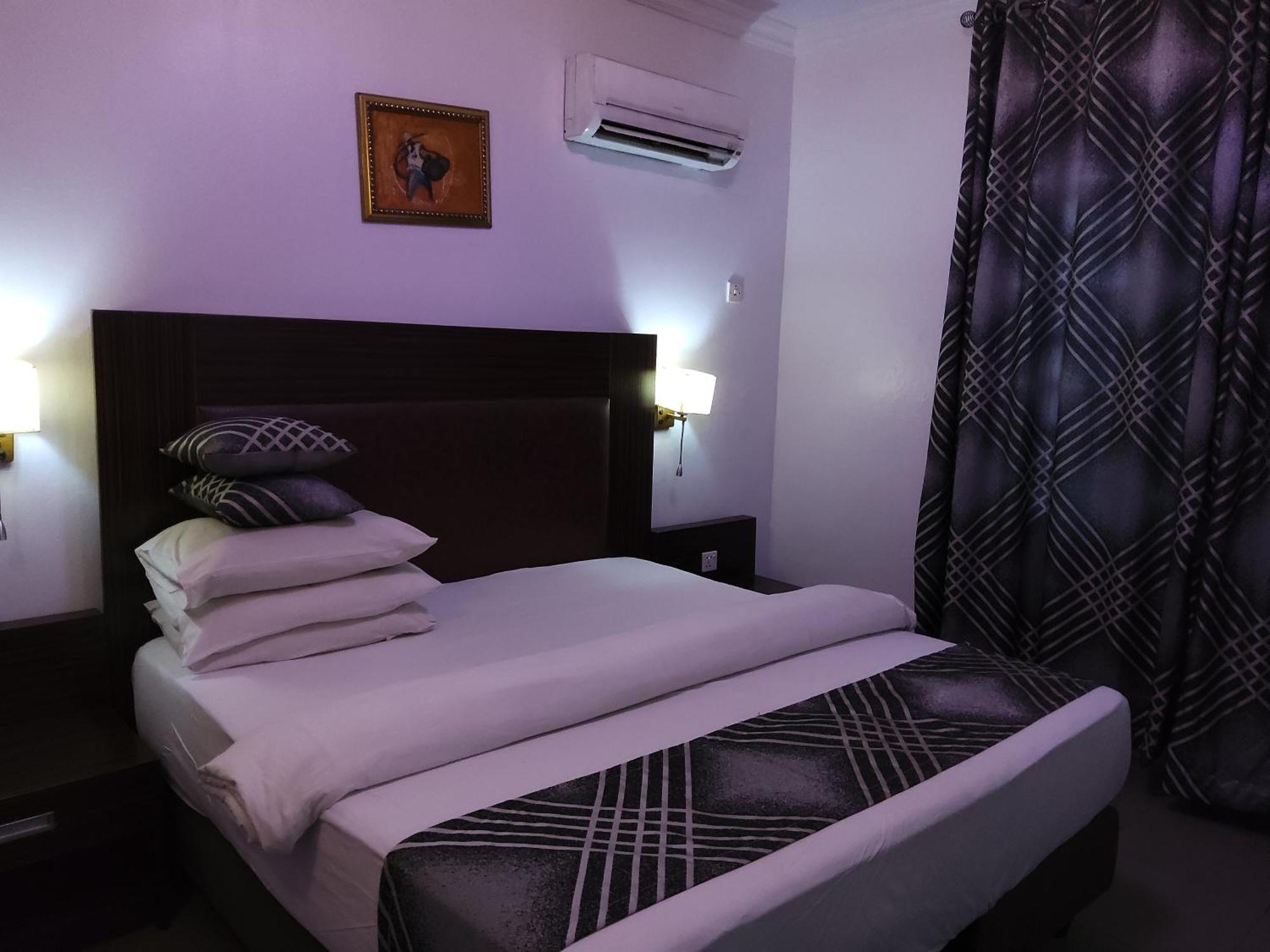 Crownedge Hotels Ikeja Εξωτερικό φωτογραφία