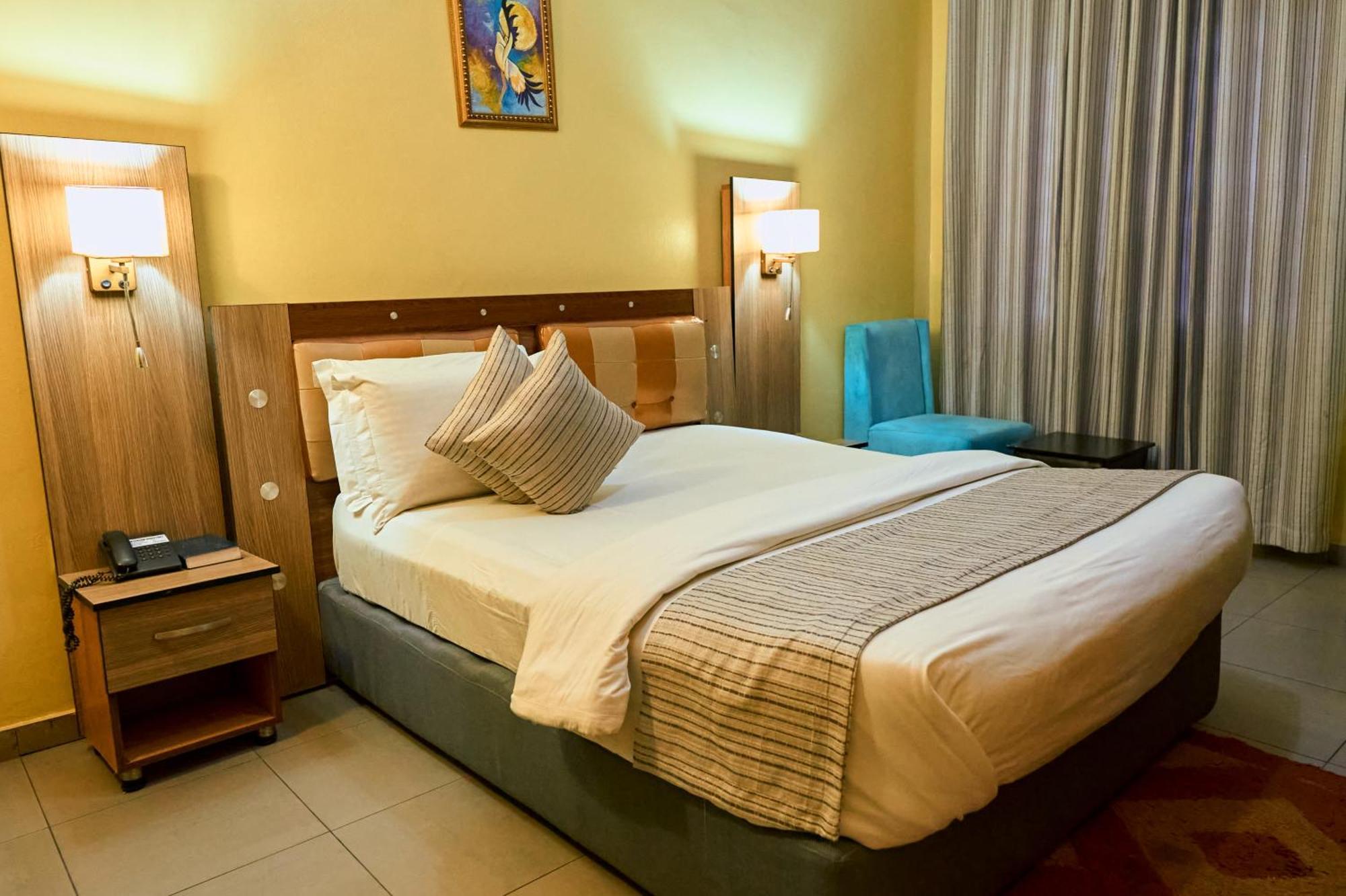 Crownedge Hotels Ikeja Εξωτερικό φωτογραφία