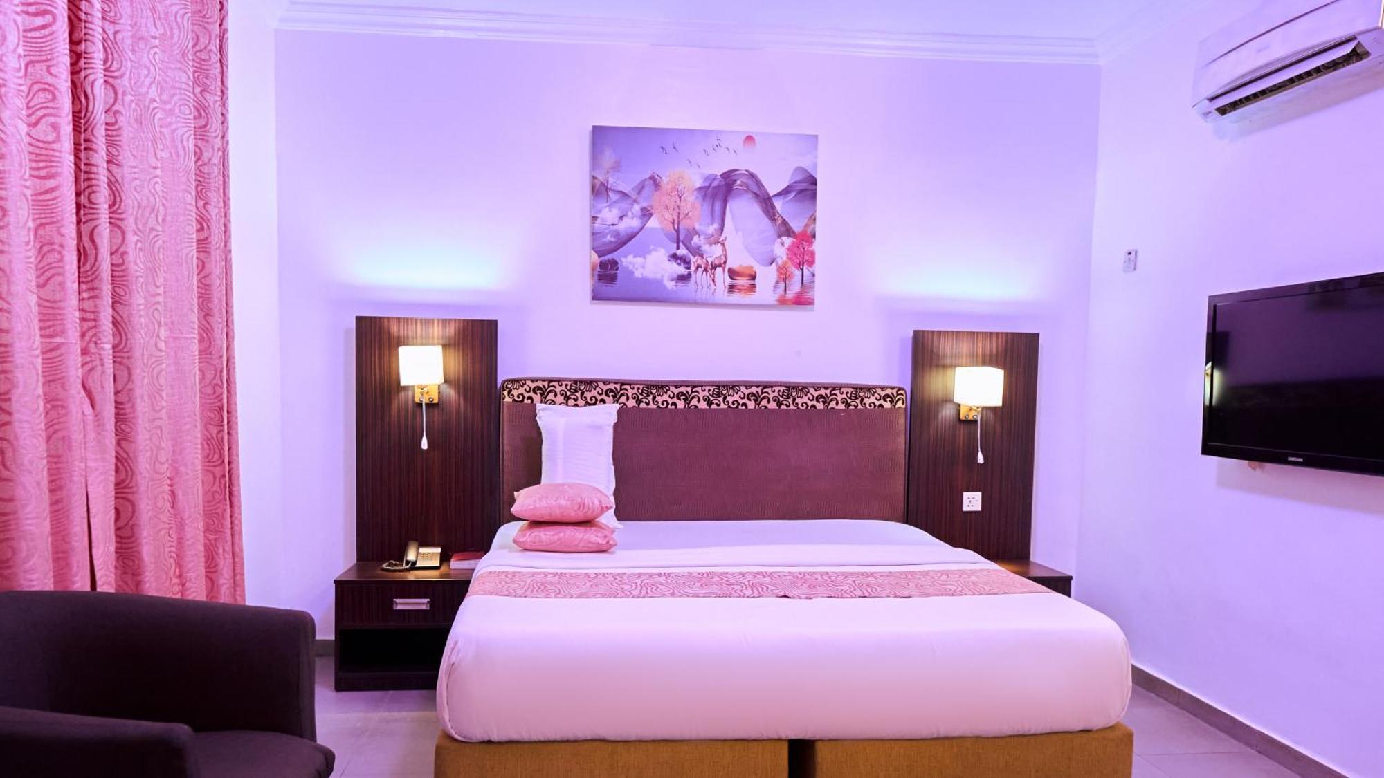 Crownedge Hotels Ikeja Εξωτερικό φωτογραφία