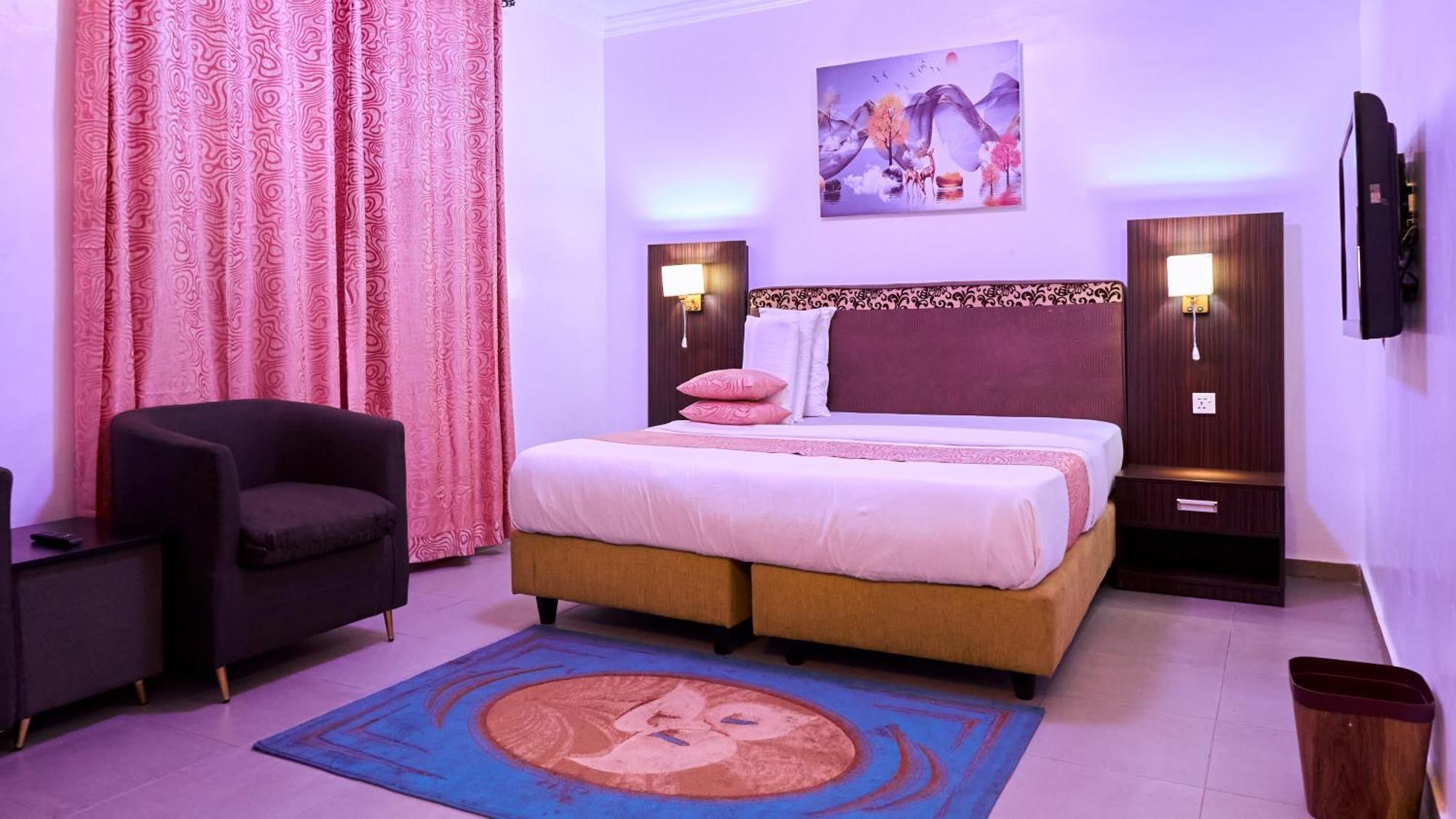 Crownedge Hotels Ikeja Εξωτερικό φωτογραφία