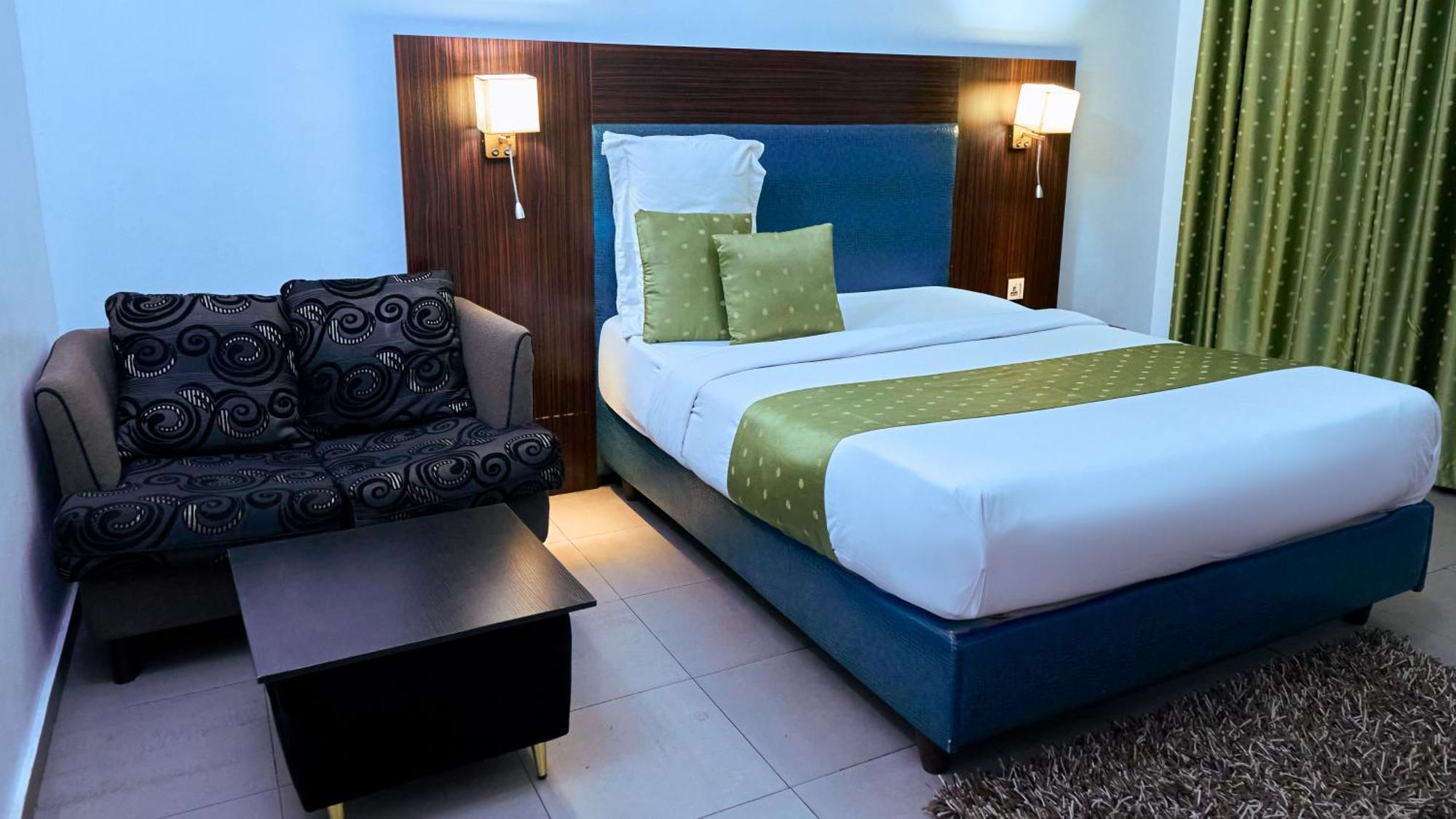 Crownedge Hotels Ikeja Εξωτερικό φωτογραφία