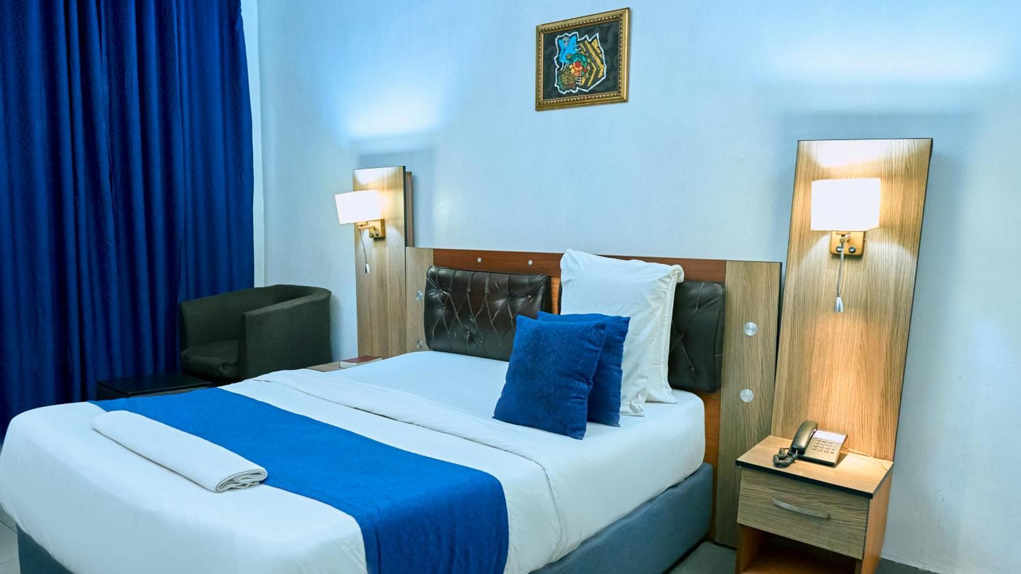 Crownedge Hotels Ikeja Εξωτερικό φωτογραφία