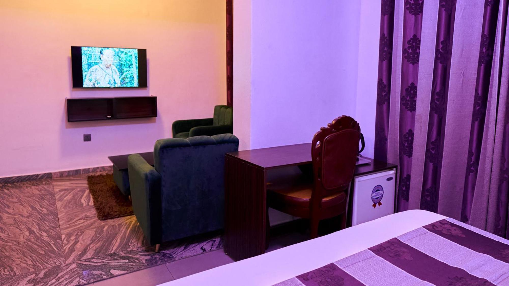 Crownedge Hotels Ikeja Εξωτερικό φωτογραφία