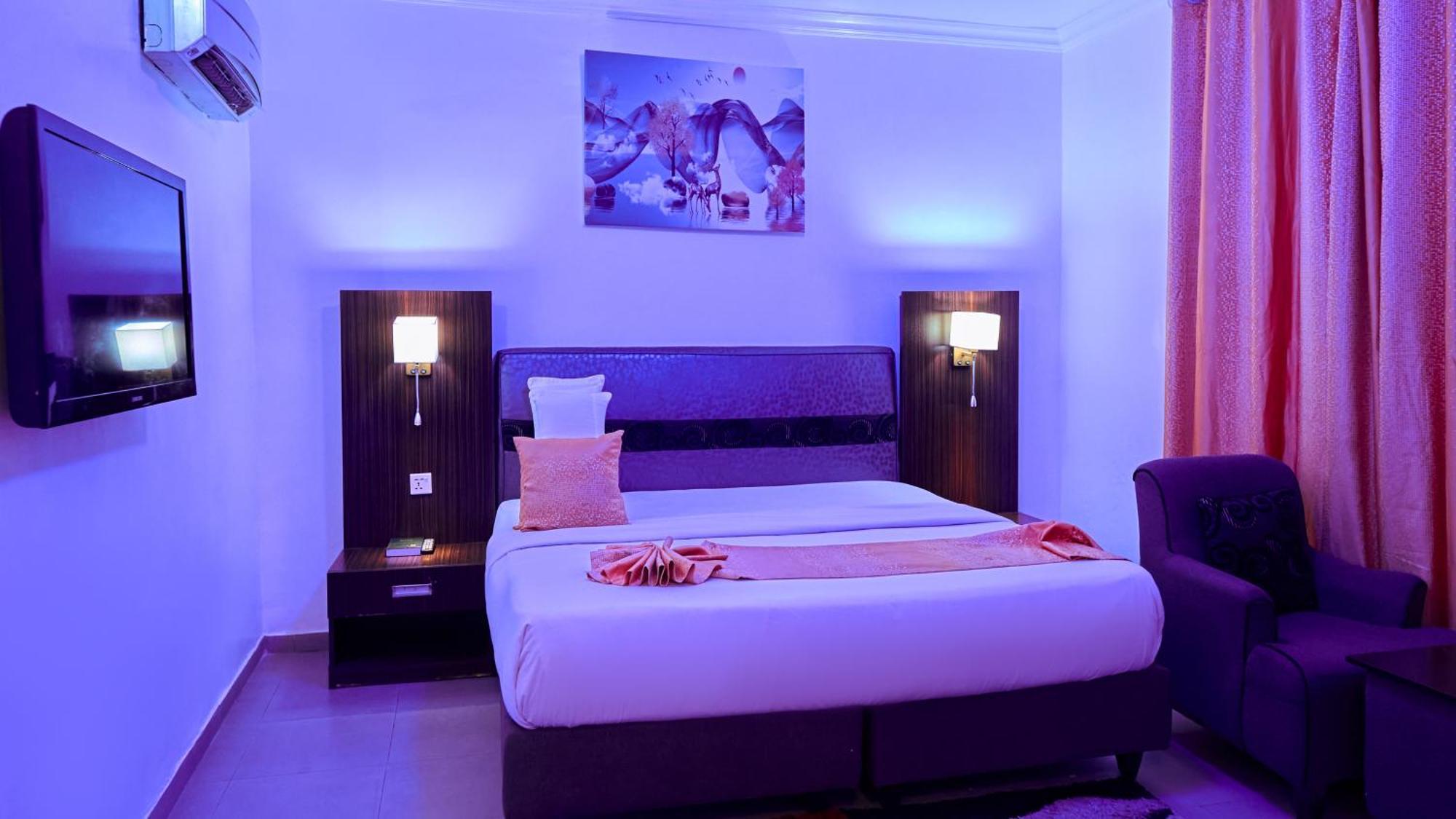 Crownedge Hotels Ikeja Εξωτερικό φωτογραφία