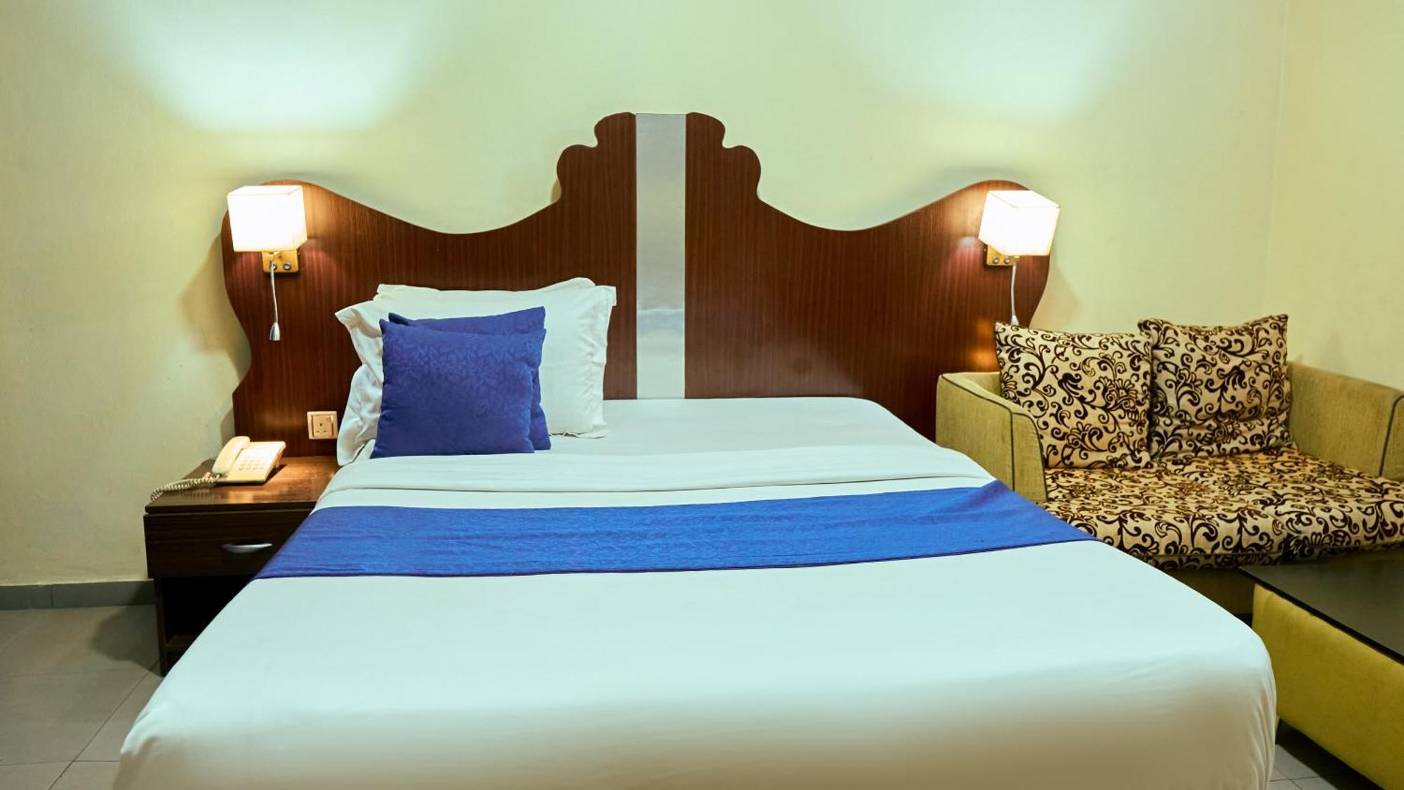 Crownedge Hotels Ikeja Εξωτερικό φωτογραφία