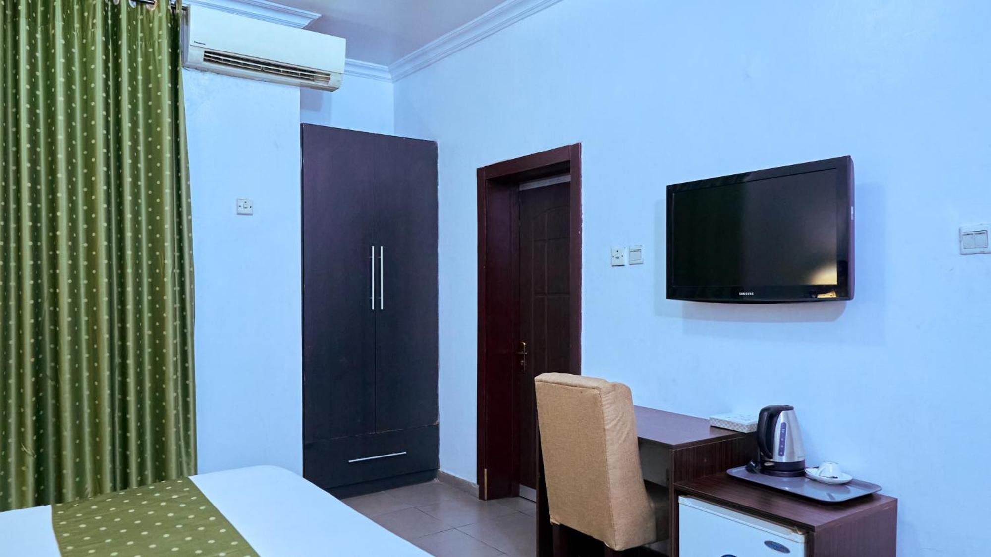 Crownedge Hotels Ikeja Εξωτερικό φωτογραφία