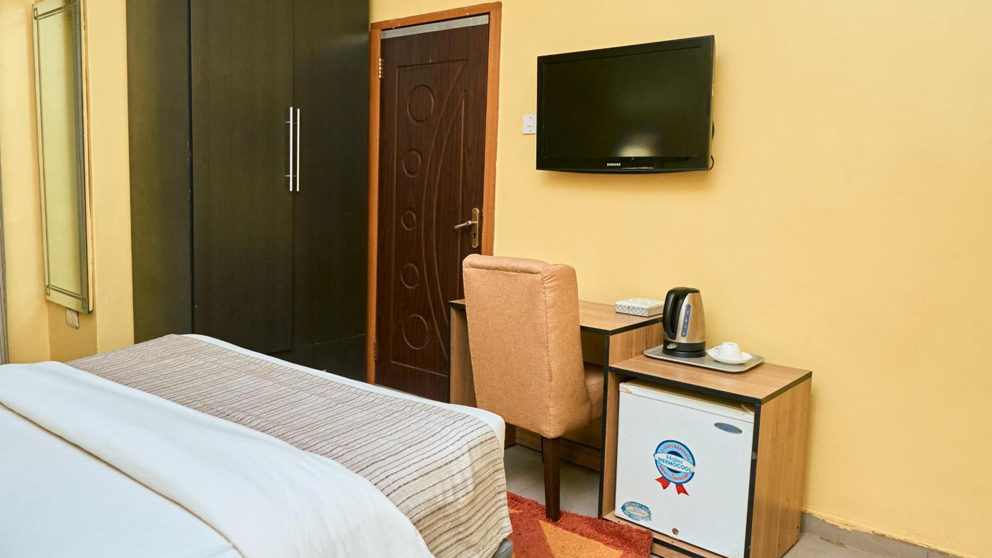 Crownedge Hotels Ikeja Εξωτερικό φωτογραφία