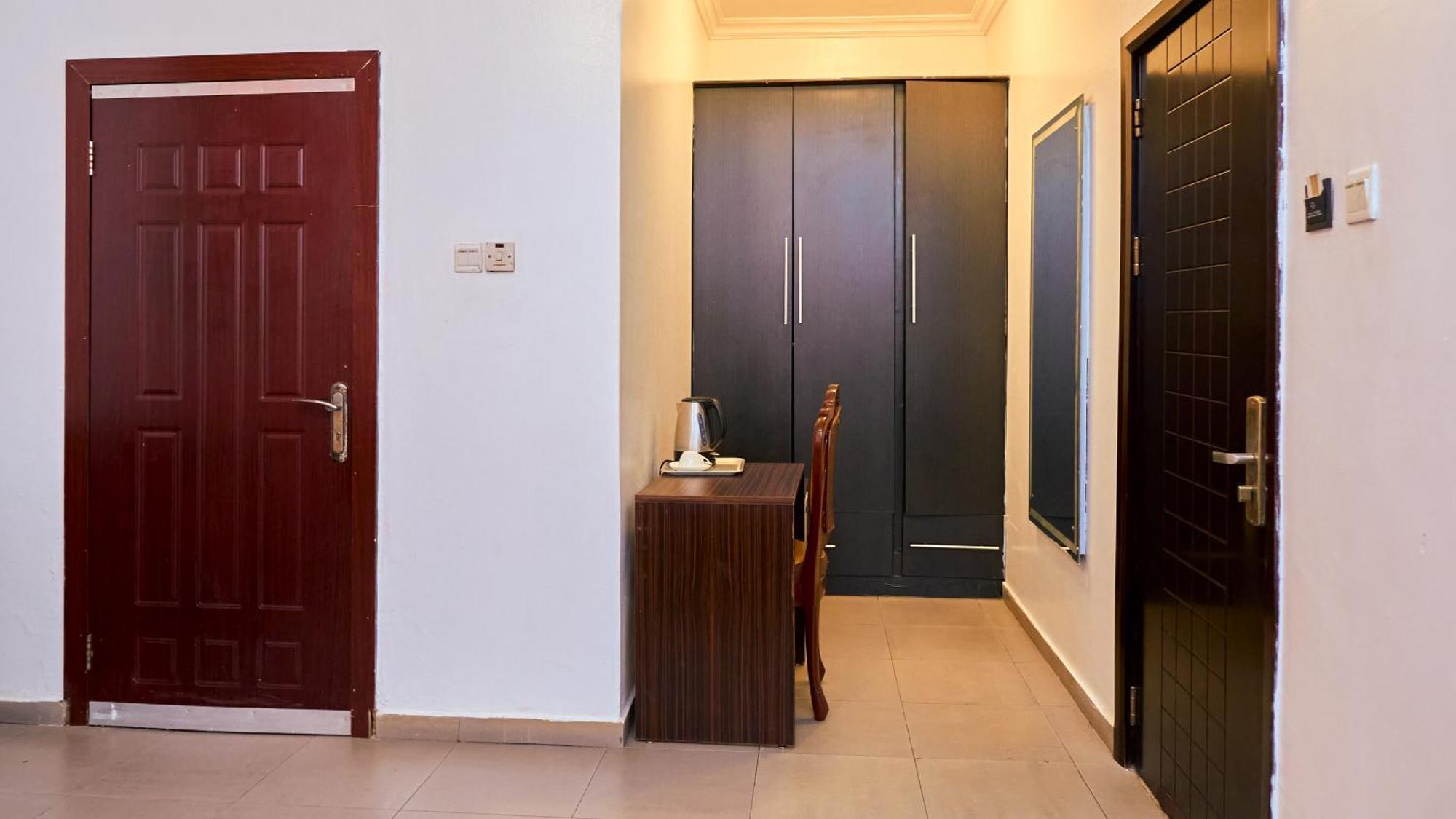 Crownedge Hotels Ikeja Εξωτερικό φωτογραφία