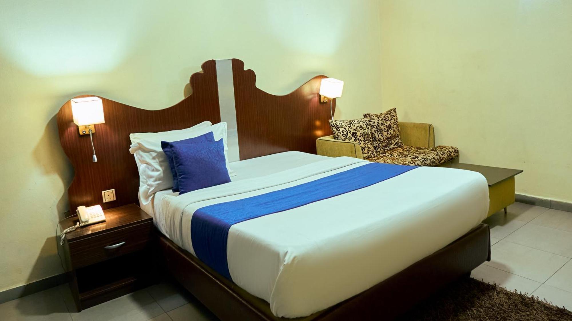 Crownedge Hotels Ikeja Εξωτερικό φωτογραφία