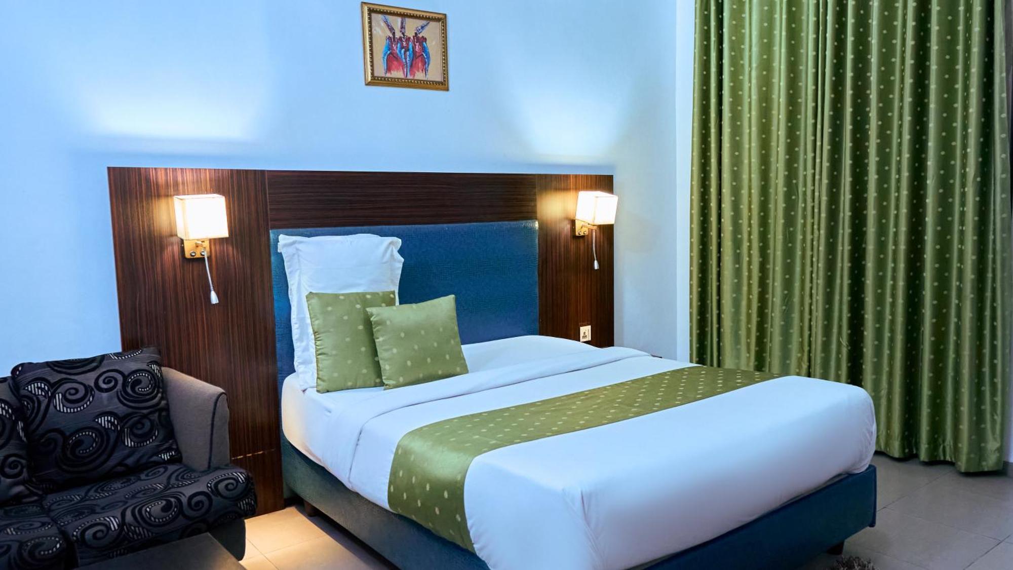 Crownedge Hotels Ikeja Εξωτερικό φωτογραφία