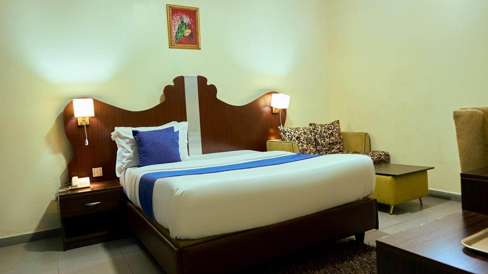 Crownedge Hotels Ikeja Εξωτερικό φωτογραφία